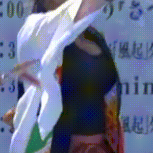 おっぱいを揺らしながらよさこいを踊る子の乳揺れ・おっぱいgif画像