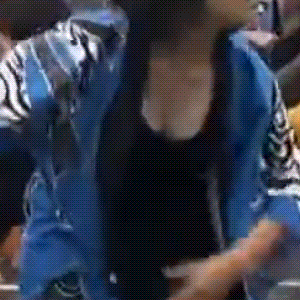 おっぱいを揺らしながらよさこいを踊る子の乳揺れ・おっぱいgif画像